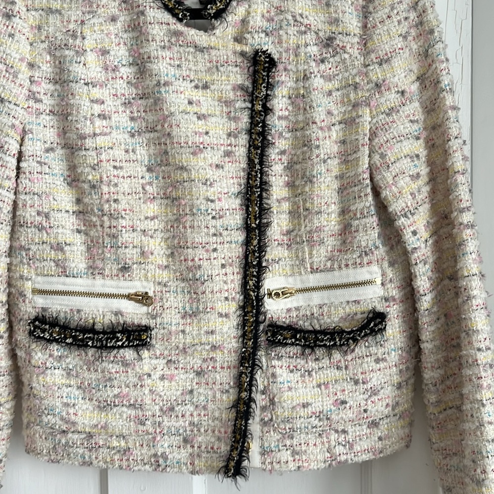 Blazer - Picture 5 of 6
